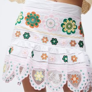 NWT Zara White Floral Embroidered Skorts